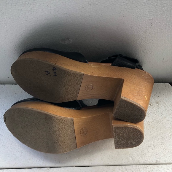 Universal Thread Women’s Black Leather Block Wooden Heal Sandals Size 11 - Picture 10 of 11